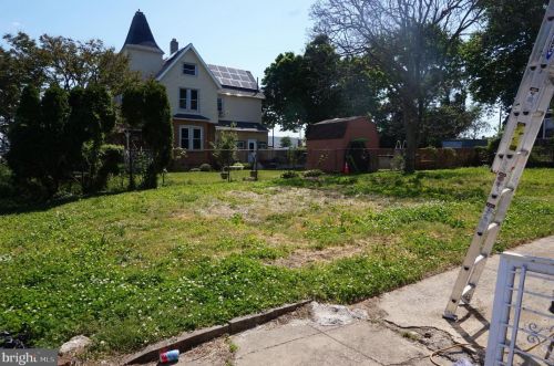 5042 6 St, Philadelphia PA 19120-3102 exterior