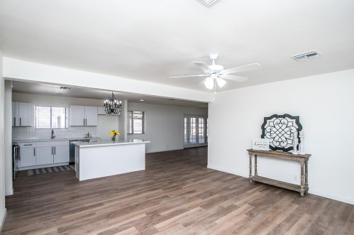 601 Euclid Ave, Phoenix AZ  85042-7622 exterior