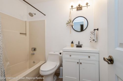 6 Tower Hl Dr, Tinton Falls NJ 07701-2473 exterior