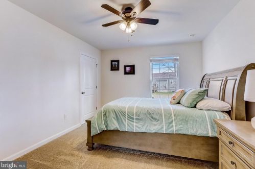 618 Schaeffer Ave, West Deptford NJ 08096-6631 exterior