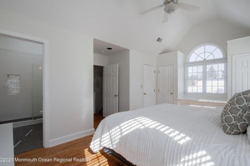 33 Sunnycrest Dr, Little Silver NJ 07739-1126 exterior