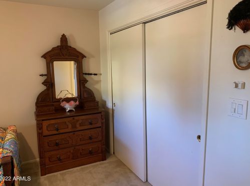 14052 Canterbury Dr, Phoenix AZ 85023-6211 exterior