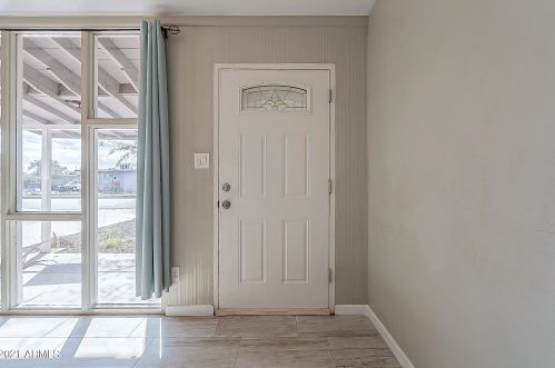 1817 38 Dr, Phoenix AZ 85053-5407 exterior