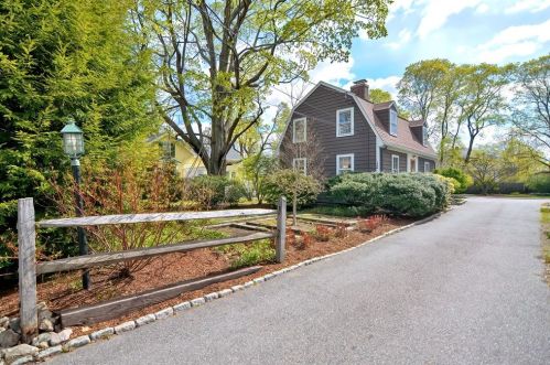 126 Rand Ter, Newton, MA 02466-2422