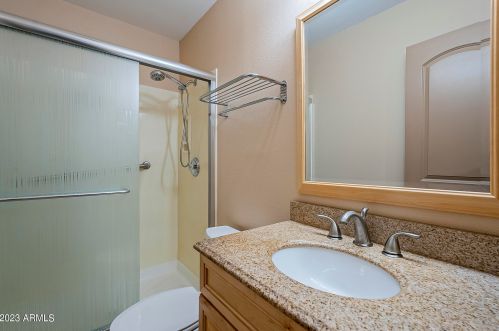 2324 Cactus Rd, Phoenix AZ 85032-7609 exterior