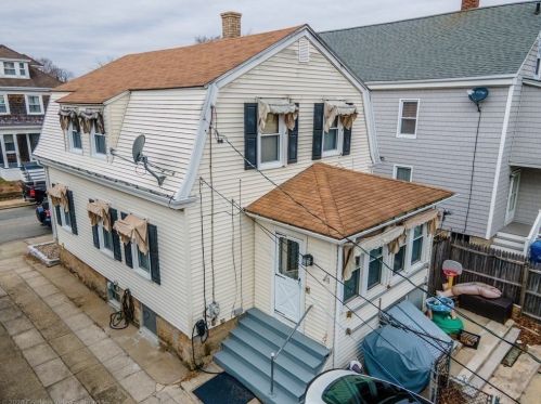 278 Palmer St, New Bedford MA 02740-2559 exterior