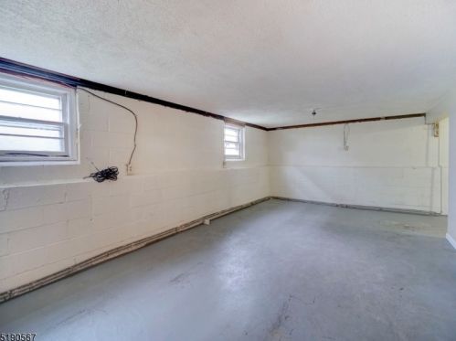 17 Jeraldo St, Belleville NJ 07109-1035 exterior