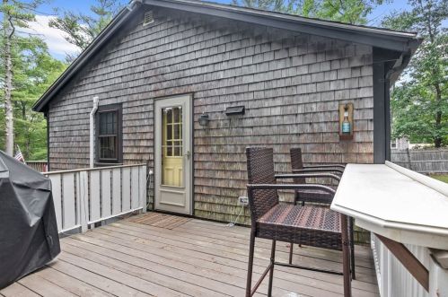 17 College Pond Rd, Plymouth MA  02360-3104 exterior