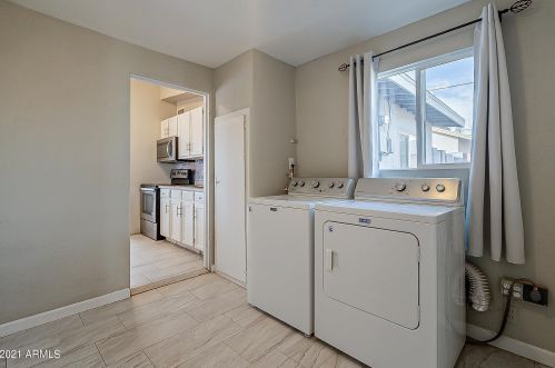 1817 38 Dr, Phoenix AZ 85053-5407 exterior