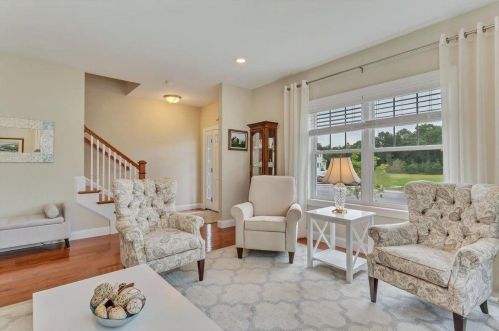 637 Gifford St, Falmouth MA  02540-2947 exterior