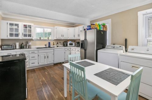 22 Milton St, Worcester MA 01605-3230 exterior