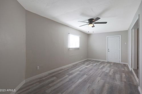 3018 81st Ave, Phoenix AZ  85033-4702 exterior