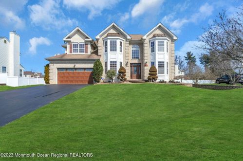 111 Picadilly Dr, Jackson Twp NJ  08527-1290 exterior