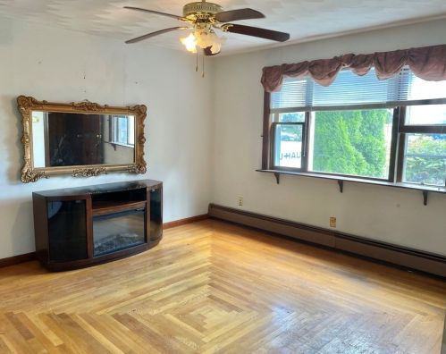 249 Griffin St, Fall River MA 02724-2735 exterior