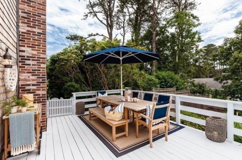 74 Ellis St, Chatham MA  02633-1881 exterior