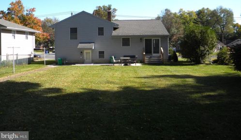 60 Holly Dr, West Deptford NJ  08096-3317 exterior