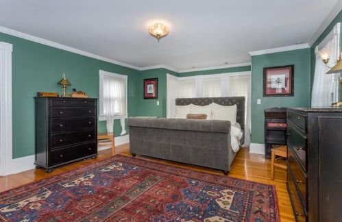 118 Messinger St, Canton MA 02021-3947 exterior