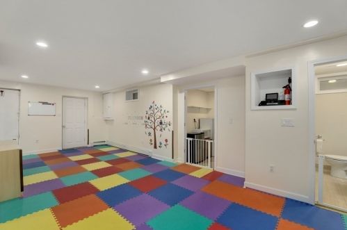 922 Furnace Brk Pkwy, Quincy MA 02169-2304 exterior