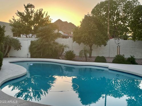 11436 27th St, Phoenix AZ 85028-1802 exterior