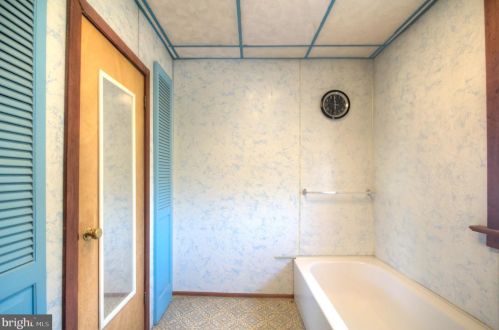 209 Delsea Dr, West Deptford NJ 08093-1222 exterior