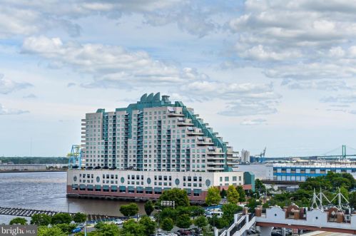 717 Columbus Blvd, Philadelphia PA  19147-3521 exterior