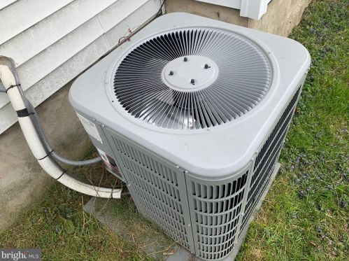 408 Mantua Ave, West Deptford, NJ 08066-1173