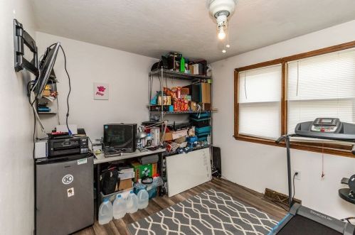 62 Rowena Ave, Whitman MA 02382-2543 exterior