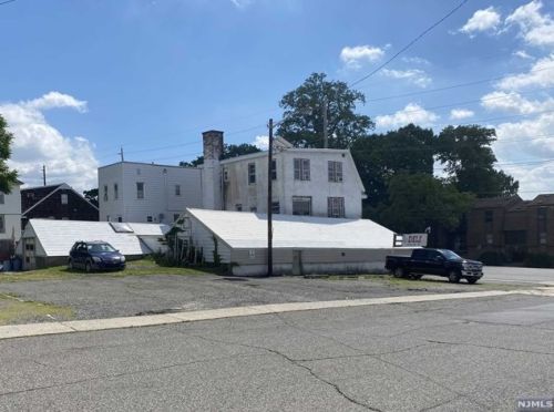 741 Schuyler Ave, Kearny NJ  07032-4224 exterior