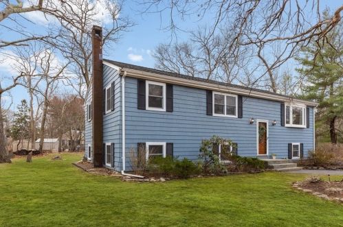 105 Hall Dr, Hingham MA 02061-1813 exterior