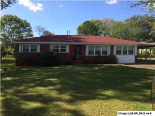 3218 Bayless Dr, Huntsville AL  35805-4307 exterior