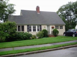39 Hickory Cliff Rd, Newton, MA 02464-1208