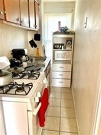 233 Eagle St, Fall River MA 02721-1258 exterior