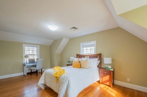 544 Quinobequin Rd, Newton MA 02468-2129 exterior