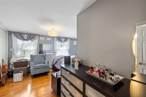 186 Mt Vernon St, Lawrence MA 01843-3302 exterior