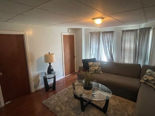 423 Bay St, Taunton MA 02780-2520 exterior