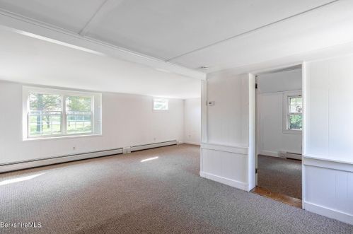 590 Main St, Sheffield MA 01257-9696 exterior