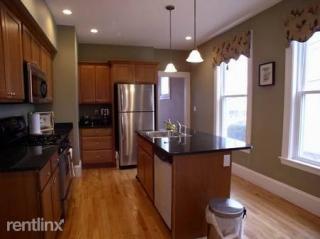 52 Arlington St, Newton MA  02458-2424 exterior