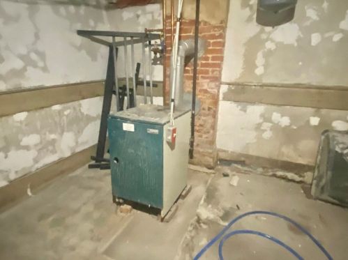 42 Summer St, Lawrence MA 01840-1718 exterior