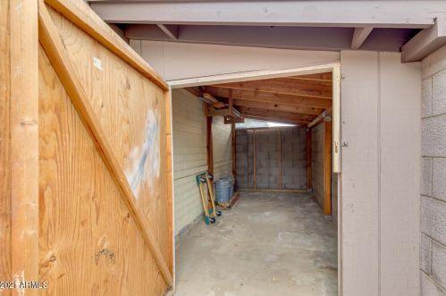 1123 El Camino Dr, Phoenix AZ 85051-4628 exterior