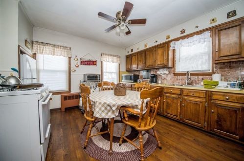 20 Myrtle St, Taunton MA 02780-4112 exterior