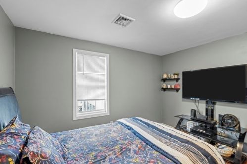 140 Grant St, Fall River MA 02721-1239 exterior