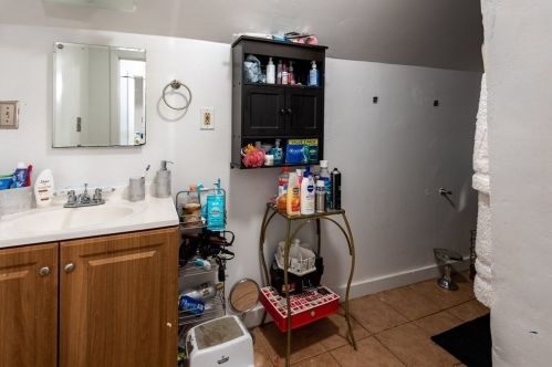 35 Grammont Rd, Worcester MA 01607-1175 exterior