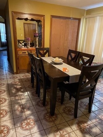 72 Winsor St, New Bedford MA 02744-1843 exterior