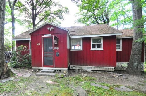 221 Norwich Lk, Montgomery, MA 01050-9625