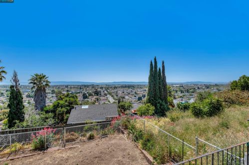 1973 Placer Dr, San Leandro CA  94578-1336 exterior