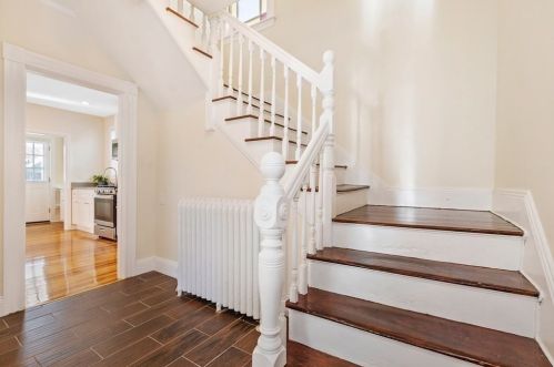 47 Linden St, Newton MA 02464-1432 exterior