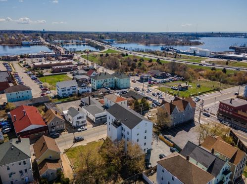 153 Belleville Ave, New Bedford MA 02746-2494 exterior