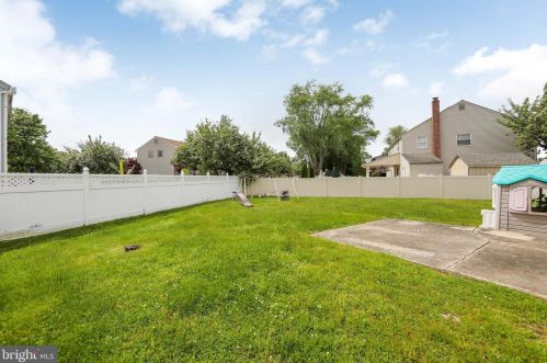 27 Rygate Ave, West Deptford NJ 08096-4218 exterior