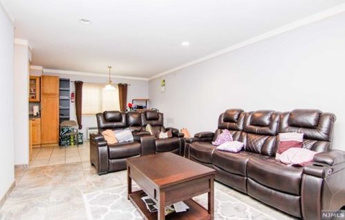 137 Heckel St, Belleville, NJ 07109-1072