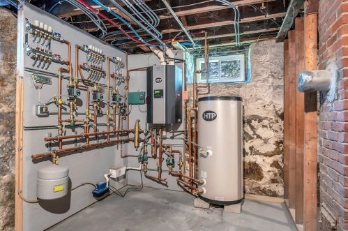 12 Baker Ave, Beverly MA 01915-3504 exterior